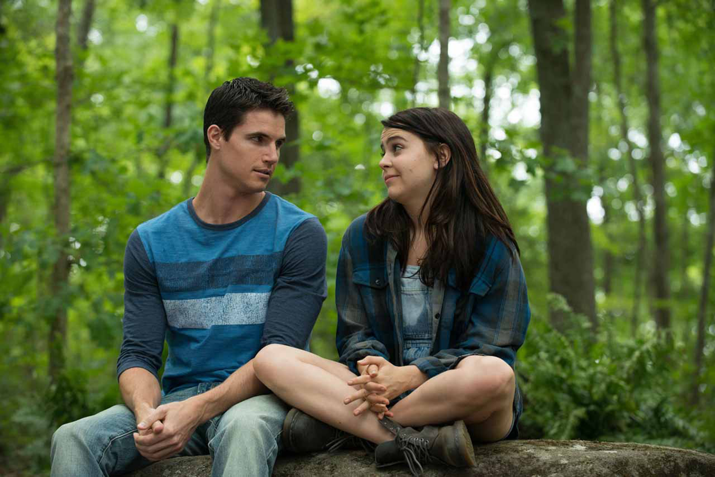 Teen millenials deal with life in ‘The DUFF’