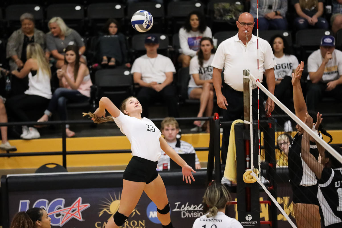 Aggie Volleyball Drops Seventh Straight Match